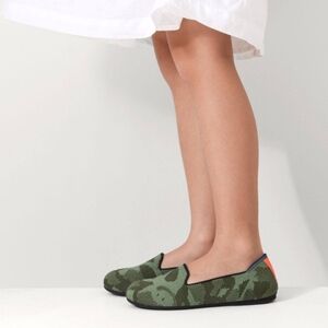 Rothy’s The Kids Loafer Olive Camo‎ Slip On Washable Comfort Stretch Big Kids 3